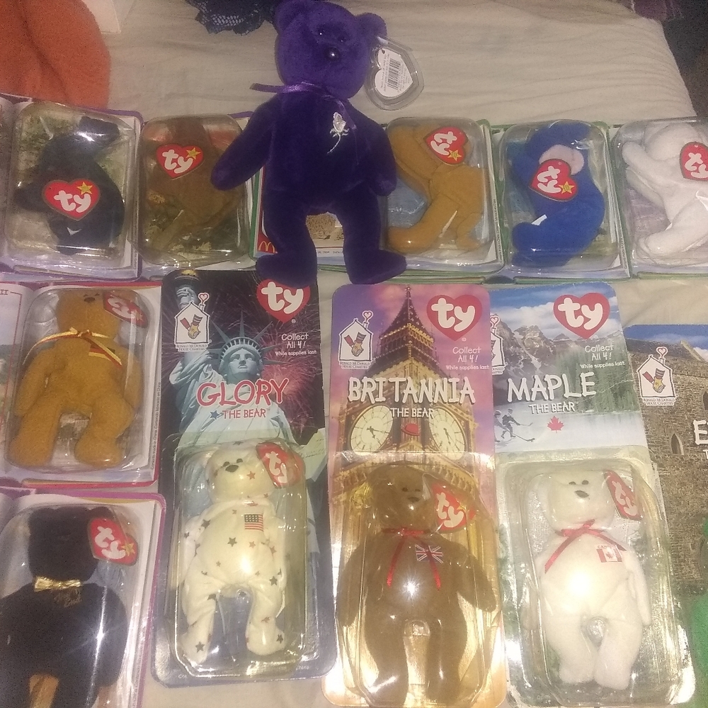 McDonald's Teenie Beanie International Bears